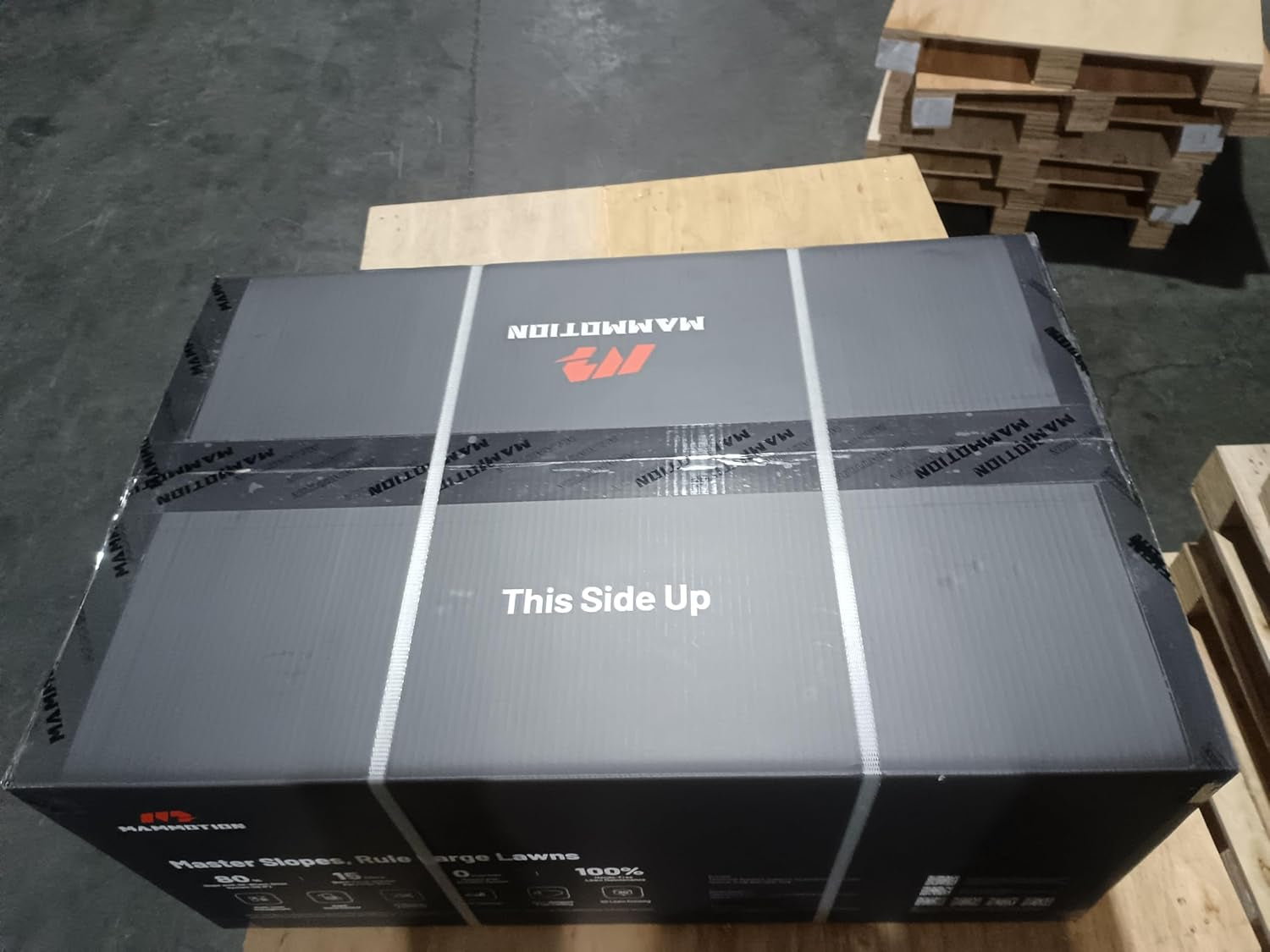 LUBA Mini AWD 800 Robot Lawn Mower without Boundary, Recommended 800 M², Max. 1000 M², Auto Mapping Ultrasense AI Vision, 80% Gradient, 20-65 Mm Cutting Height