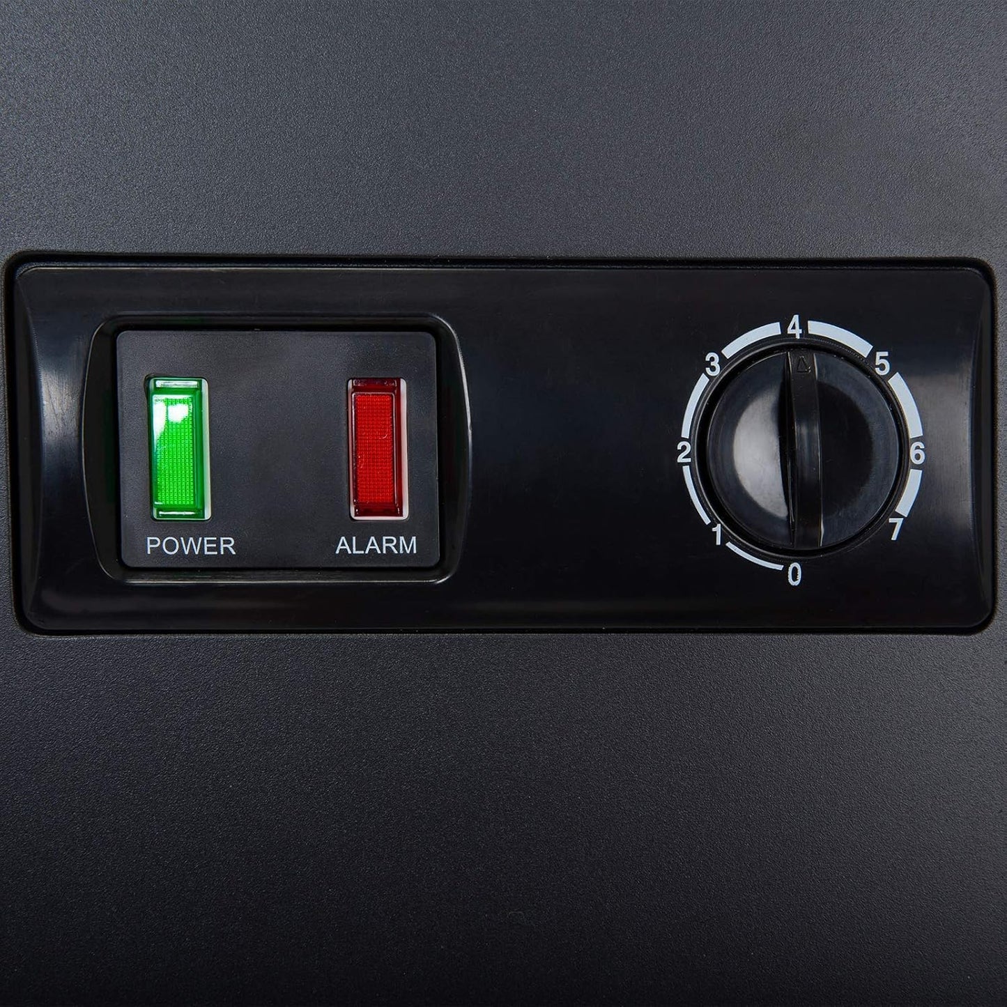 CHF200B-AMZ1 Black Freestanding Large Chest Freezer, 201L Capacity, 89.5Cm Wide, 4* Freezer Rating, 7 Temperature Settings, E Rated, 2 Years Parts and Labour Guarantee